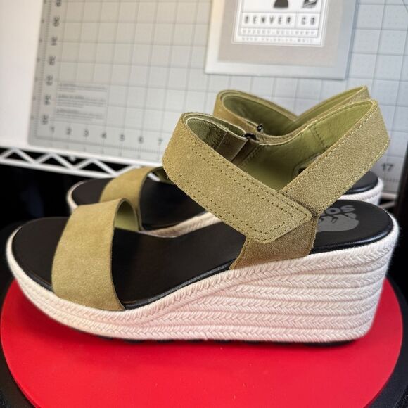 SOREL® | CAMERON™ WEDGE SANDAL | OLIVE/BLK/OFF-WHT | SUEDE | XLNT | - Picture 8 of 16